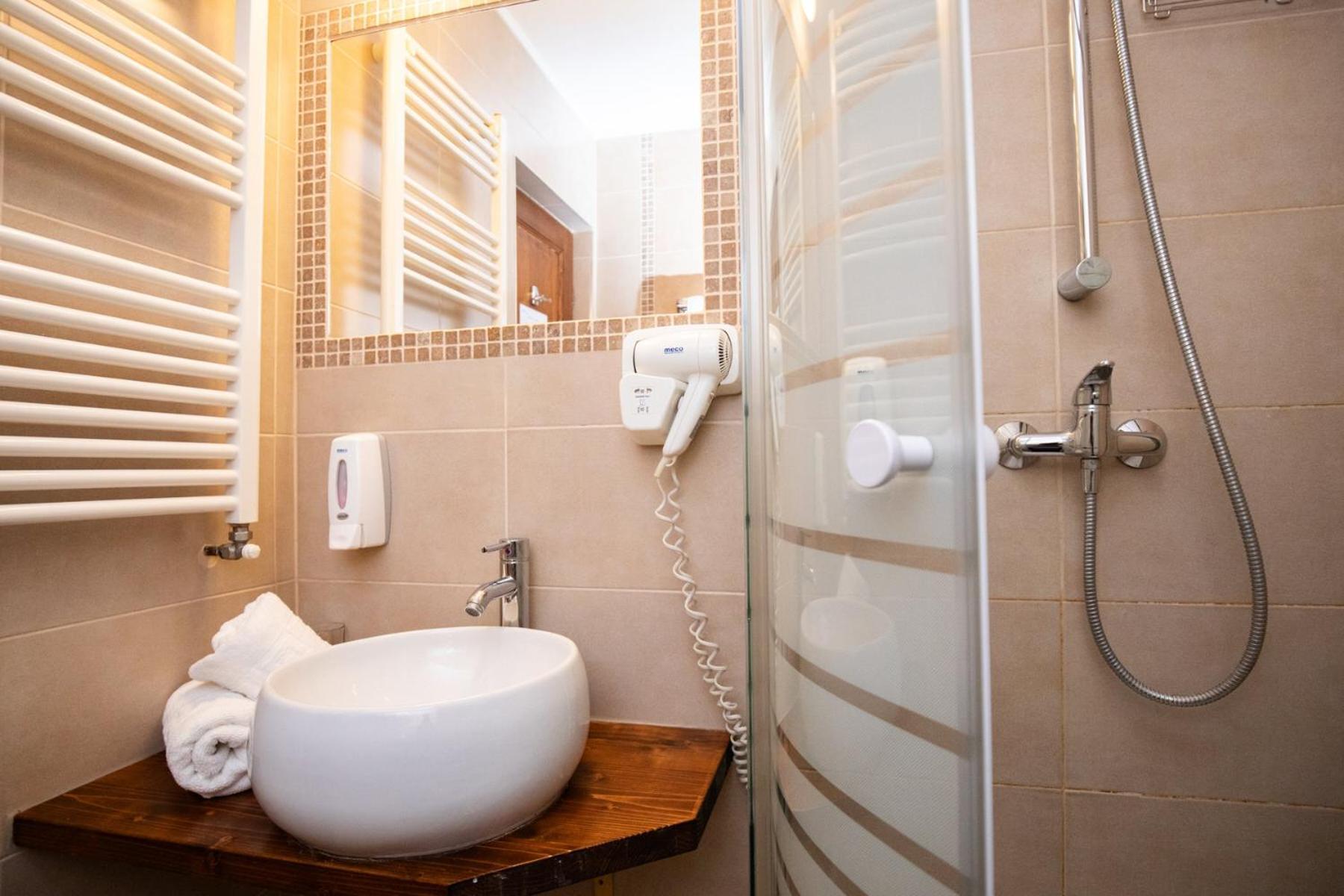 Hotel Riviera سِنايا المظهر الخارجي الصورة