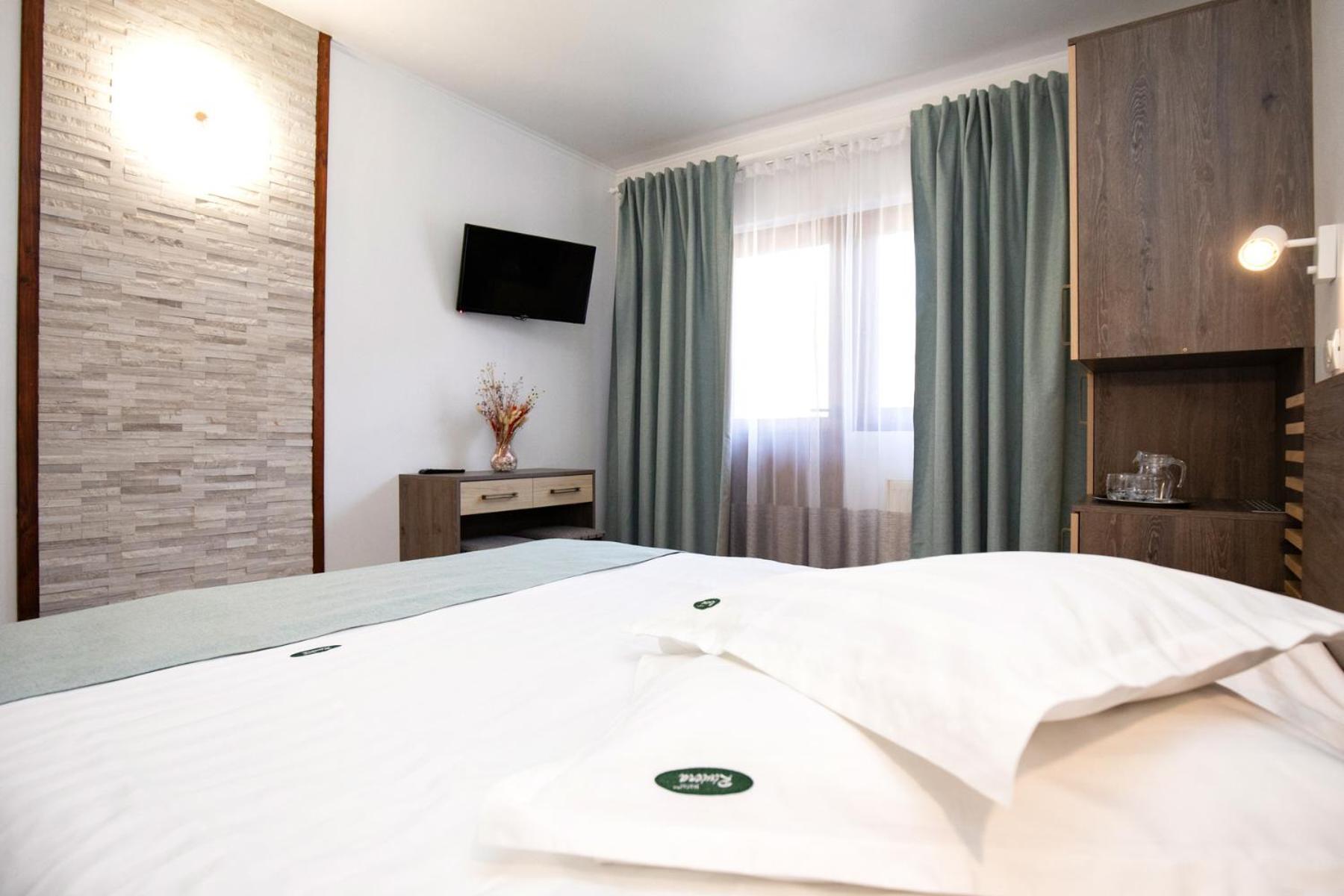 Hotel Riviera سِنايا المظهر الخارجي الصورة